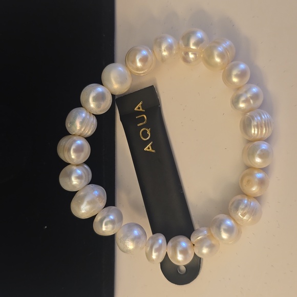 AQUA Cultured Freshwater Pearl Stretch Ivory Bracelet - Picture 5 of 5